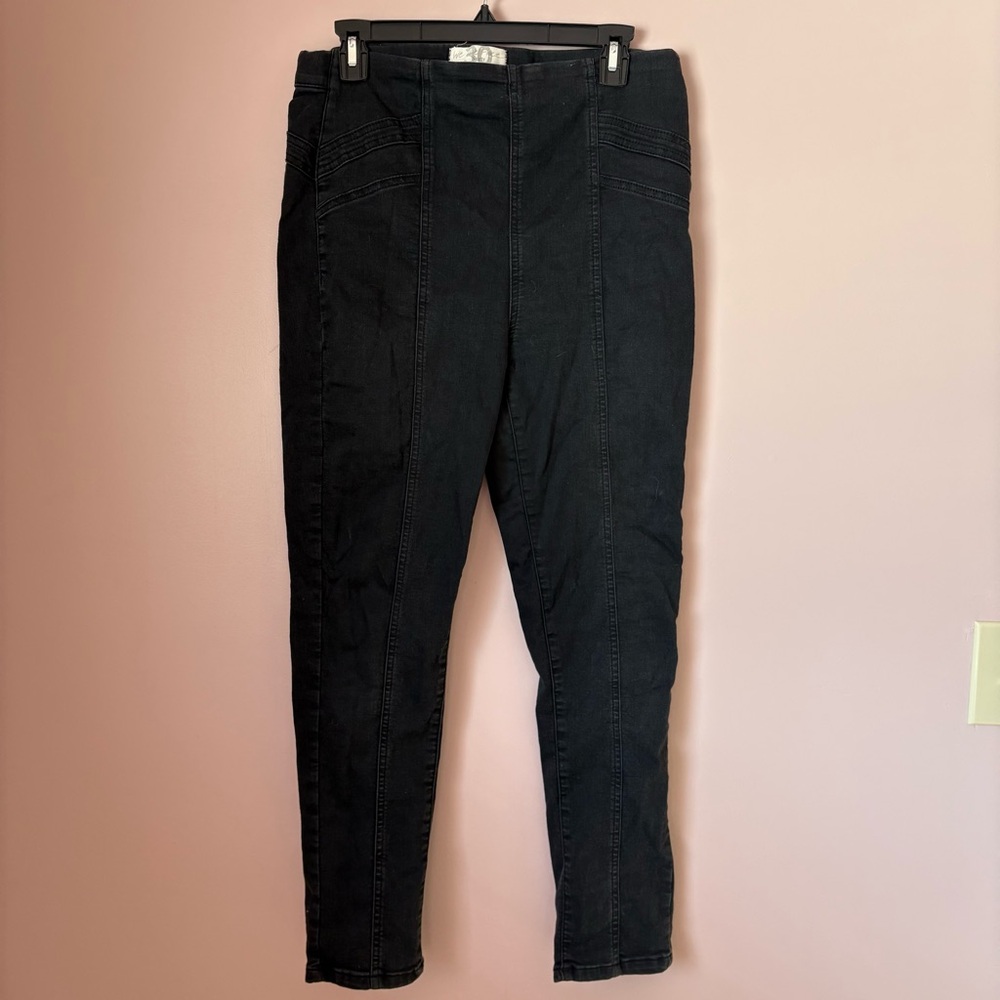 💚We The Free Black Skinny Jeans